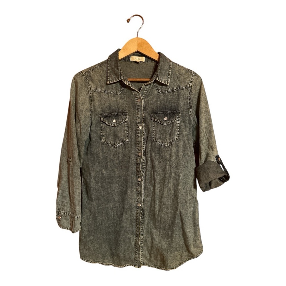BLVD Denim Pearl Button Up Tunic Shirt Women’s Size Medium